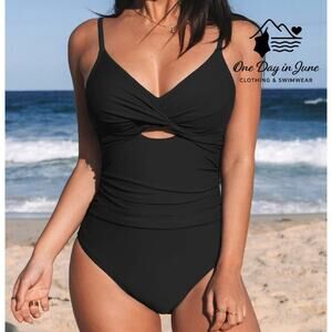 Cupshe Cross Front Keyhole One Piece Swimsuit Size M